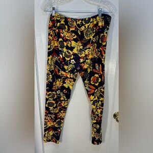 LuLaRoe Women's Tall and Curvy Tropical Pattern Leggings